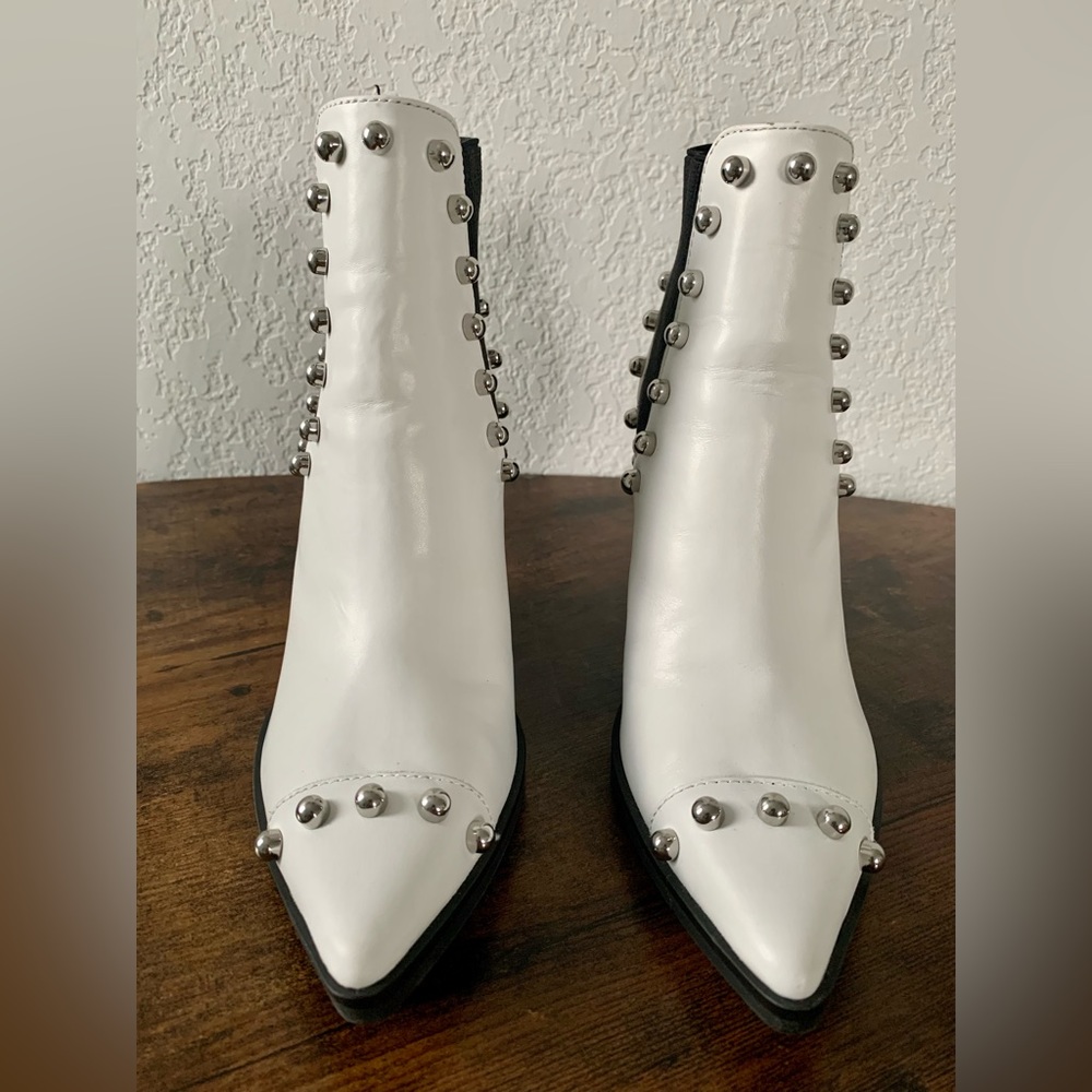 NINE WEST Studded Wedge Western Leather Ankle Boots 🤍